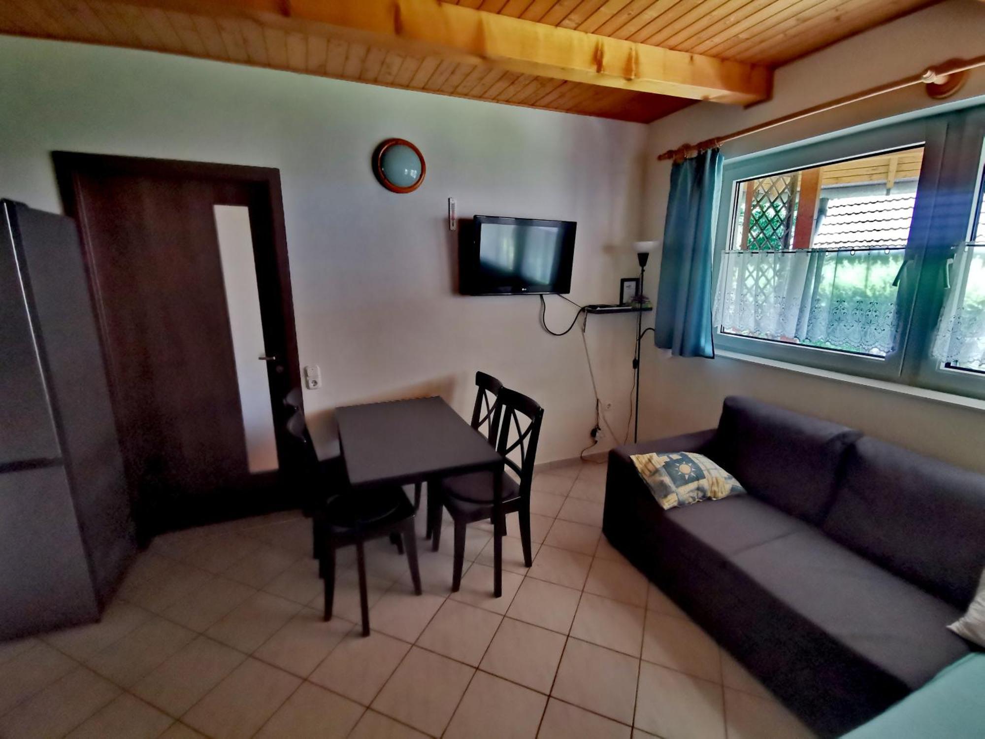 Nemeth Apartmanhaz Balatongyorok Luaran gambar